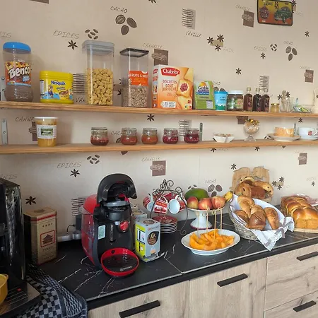 Couette-café D'hôtes La Forêt Petit Déjeuner Inclus *