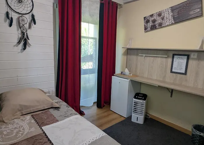 Alojamento de Acomodação e Pequeno-almoço D'hôtes La Forêt Petit Déjeuner Inclus